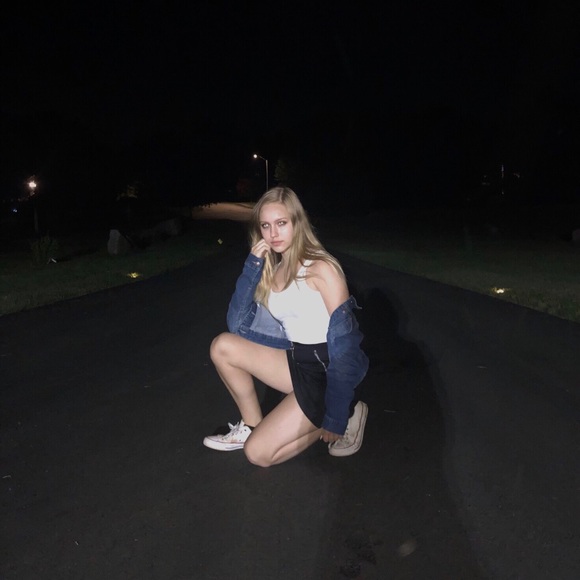 Meet your Posher, Iska - Picture 4 of 6